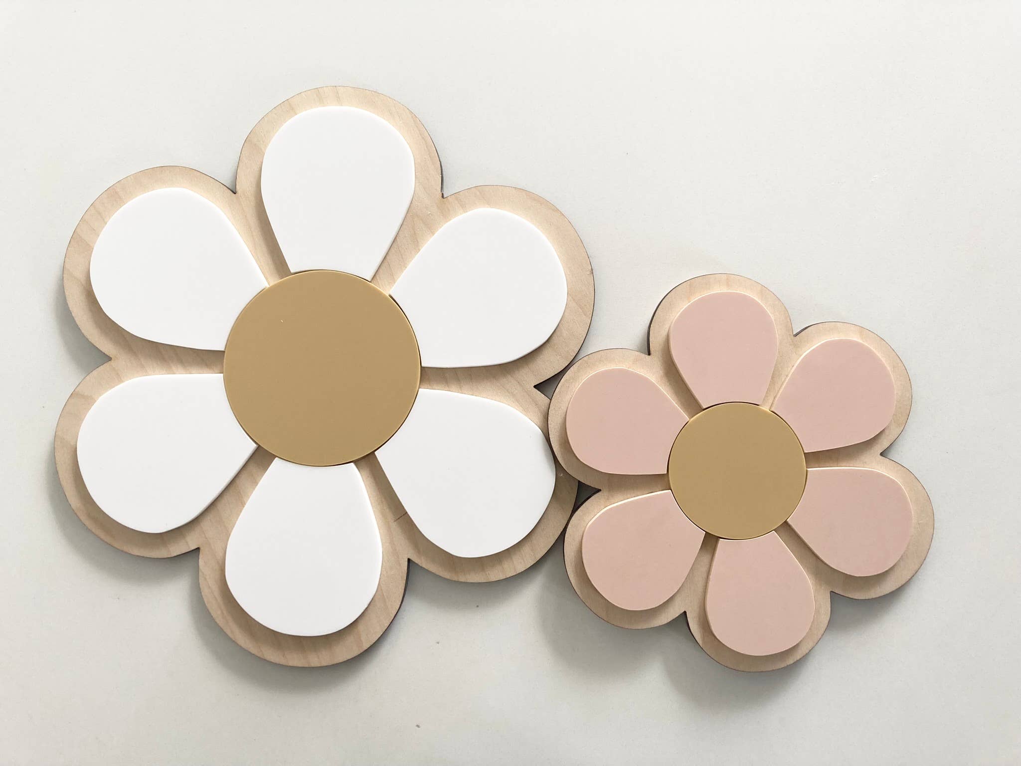 Daisy Shelf Sitter