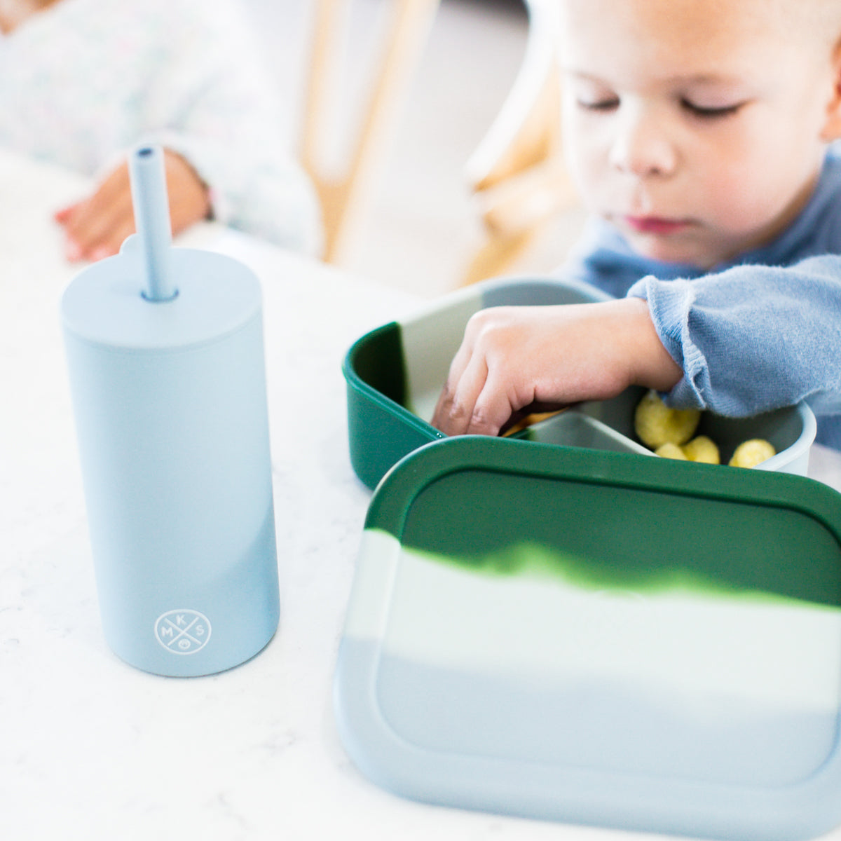 Durable silicone bpa free lunch bento box for kids and adults by MKS Miminoo Gilbert Arizona USA marble effect flagstaff green and grey for boys and girls snacks on the go