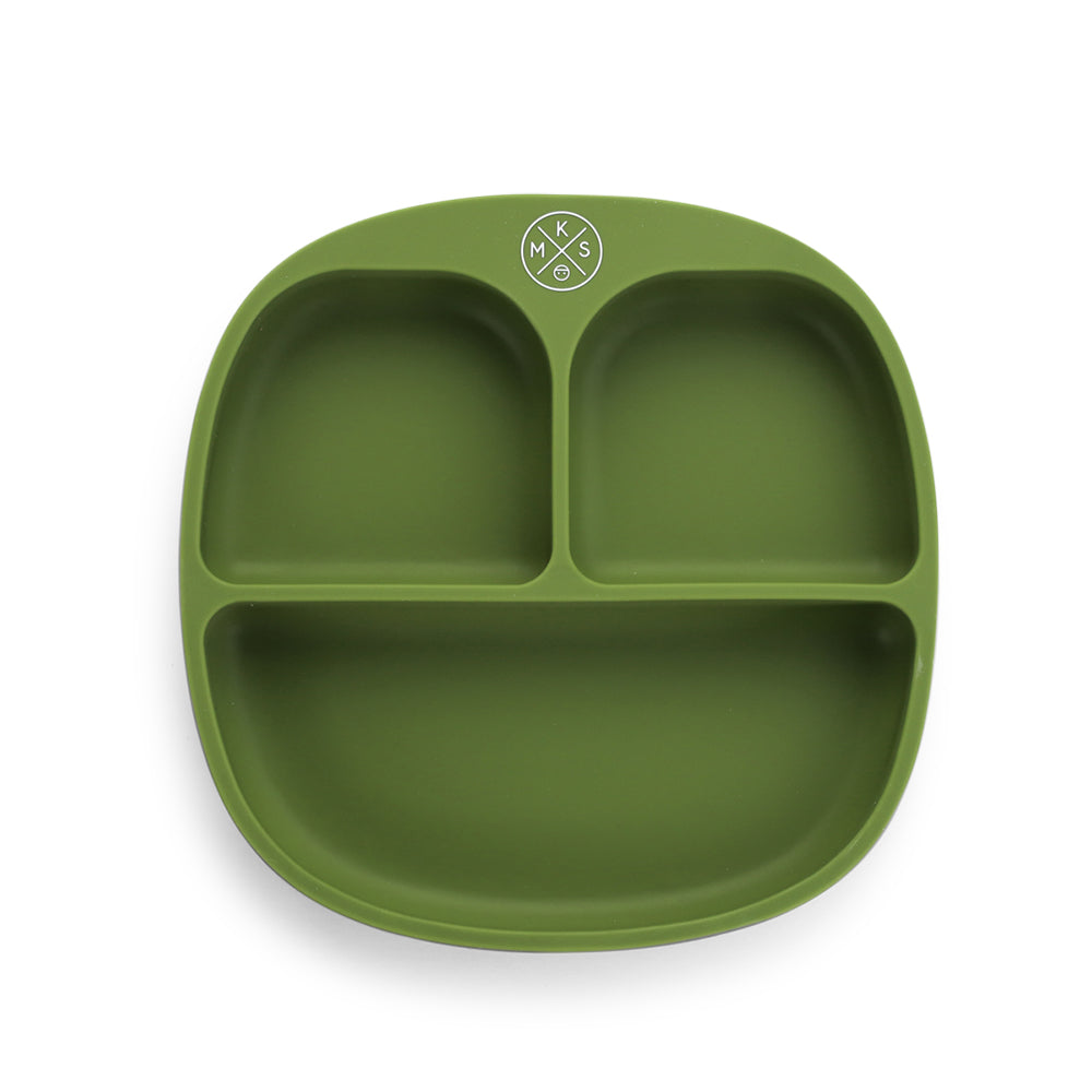 https://miminoo.com/cdn/shop/products/Suction_plate_compartments_dinnerware_babies_silicone_reusable_durable_unbreakable_dinnerware_mks_miminoo_arizona_usa_army_green.jpg?v=1670453974