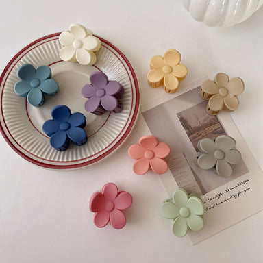 flower matte hair claw small clip 1.5in 4cm for kids girls and adults fashion accessories miss mimi miminoo gilbert arizona usa faire wholesale